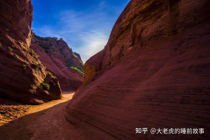 陝西榆林丹霞地貌被批的冒險雷探長獲榆林市授予文化和旅遊推廣大使