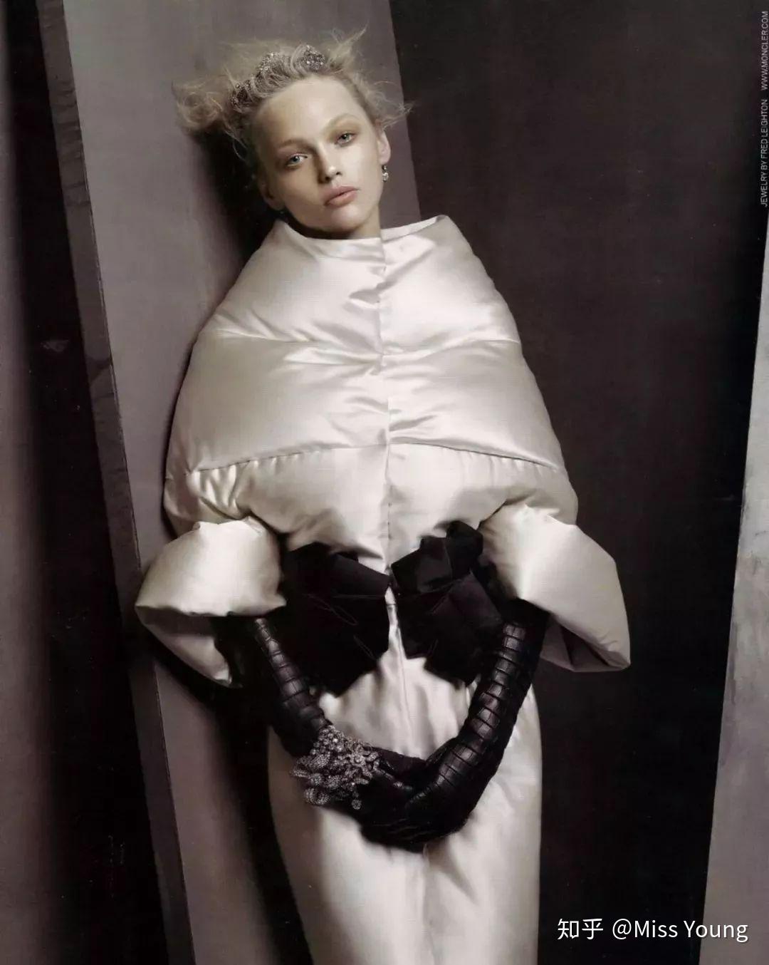 如何评价服装设计师亚历山大·麦昆 (alexander mcqueen)? - 知乎