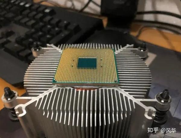 台式机的硅脂多长时间换一次?