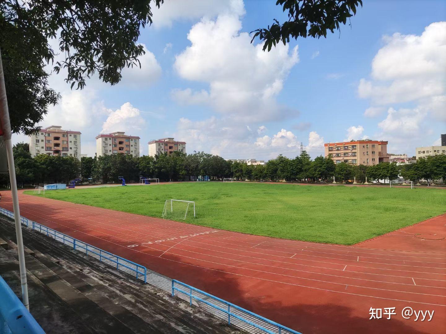 顺德郑裕彤中学的伙食以及社团,校园环境如何? - 知乎