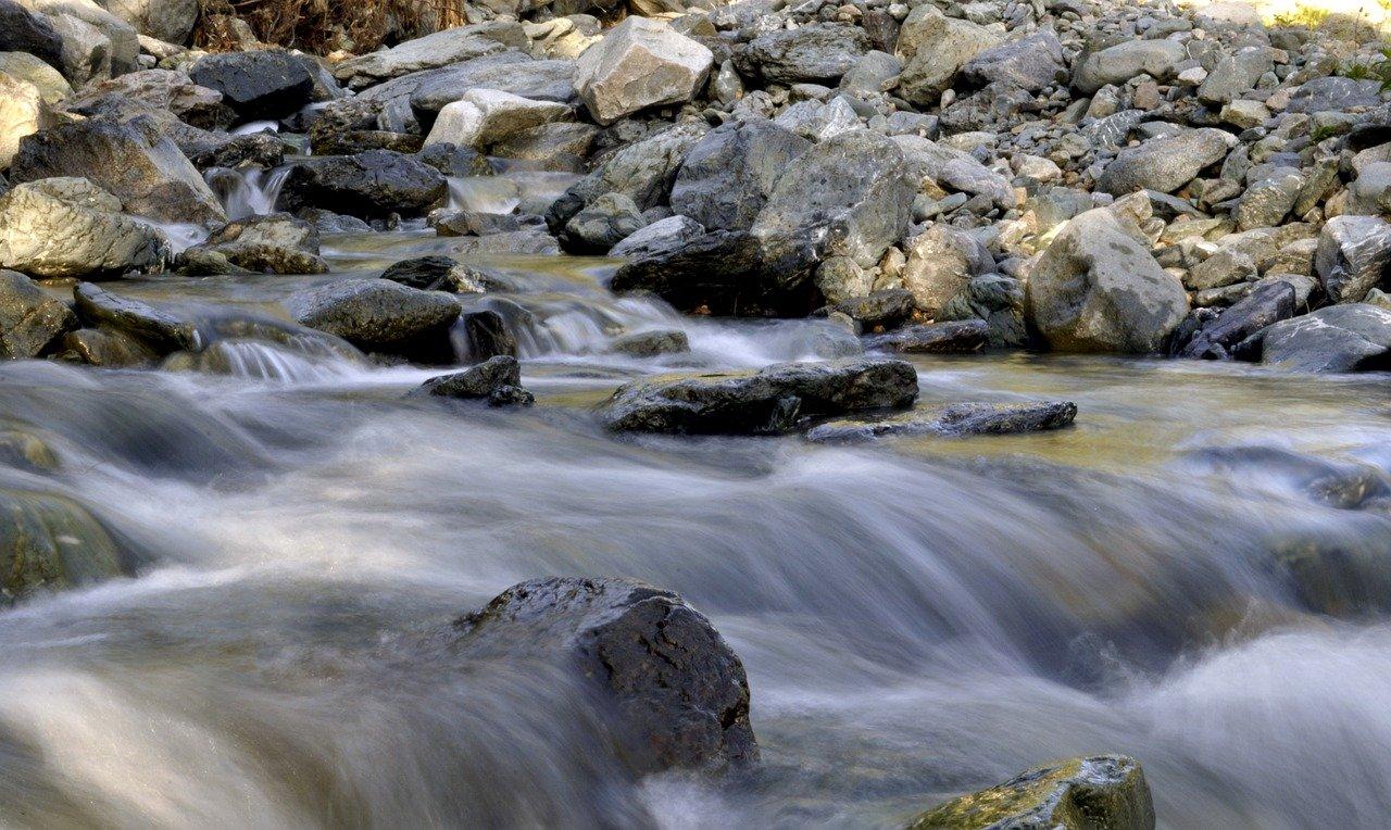 2. 江流户型设计