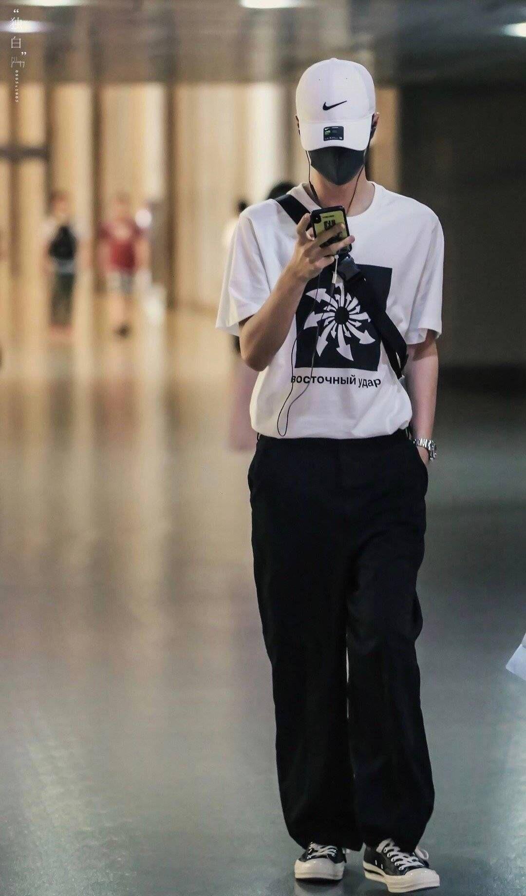 你见过哪些王一博超好看的机场全身照