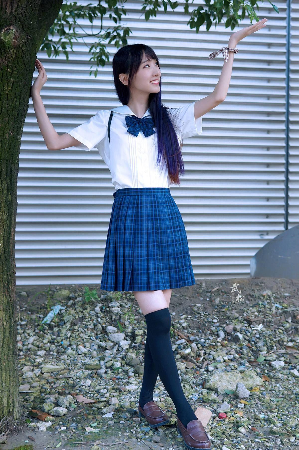 170 的女生穿jk制服好看吗?[请先读题]? - 知乎