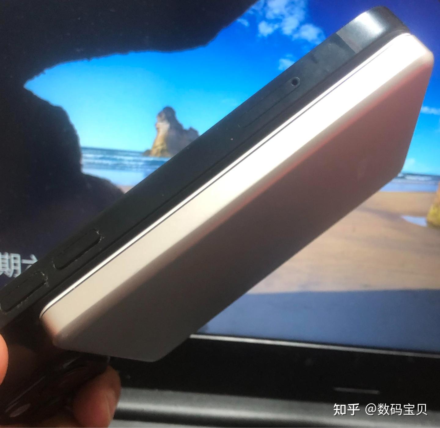 告别板砖时代:西圣PB-Air,一块能吸在手机上的“安全名片”