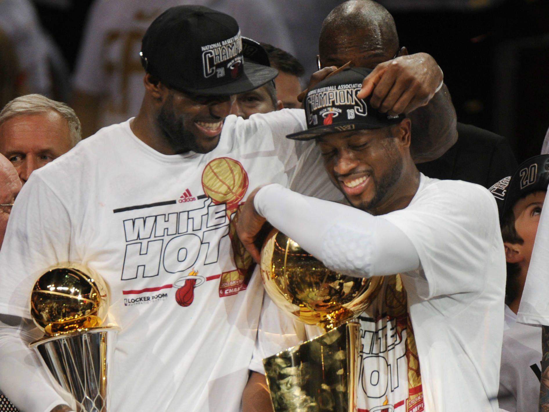 求几张韦德和詹姆斯同框的手机壁纸非常感谢