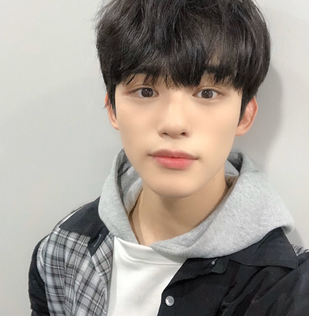 有没有长得帅的南韩男爱豆或者组合?求推荐? - 知乎