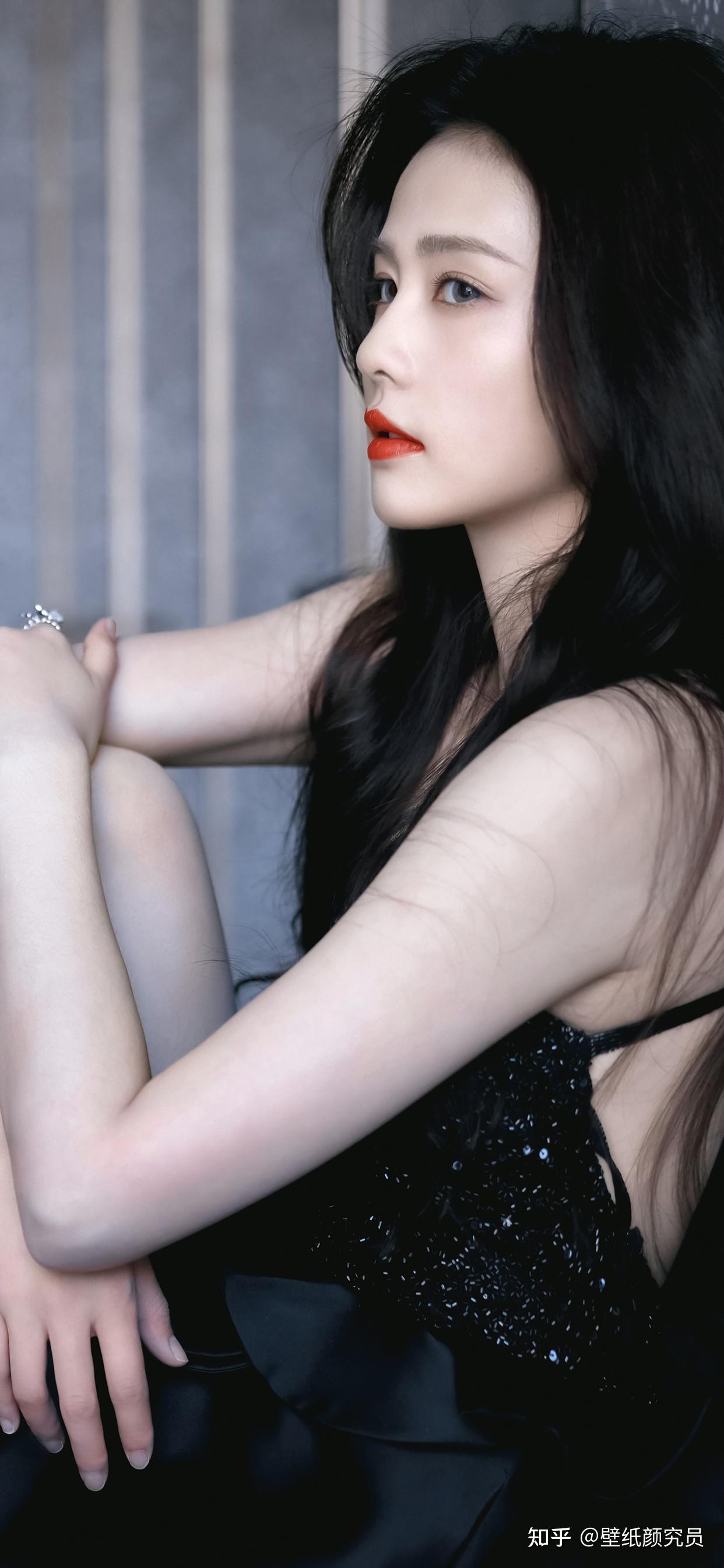 有哪些真人美女壁纸又纯又欲的? - 知乎