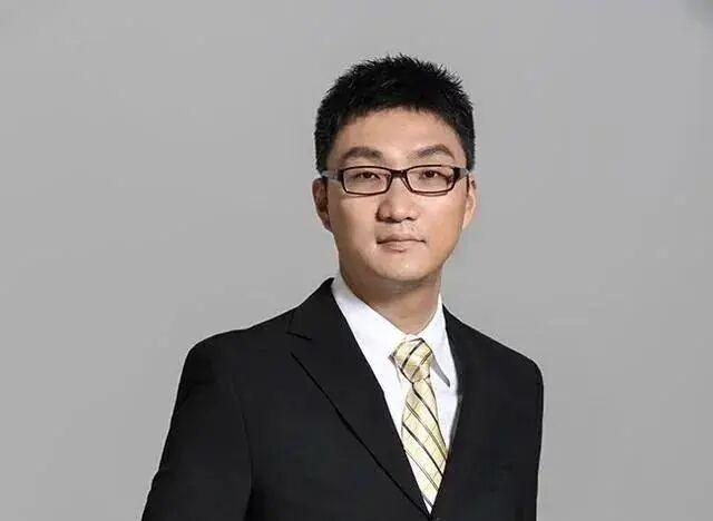 “激流勇退”黄铮:41岁身家4500亿超马云,无偿捐1000亿成一代传奇 - 知乎