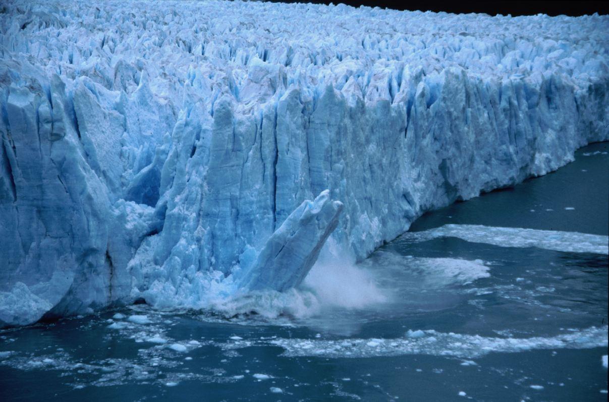 如何看待南极半岛最大冰架出现裂缝? 