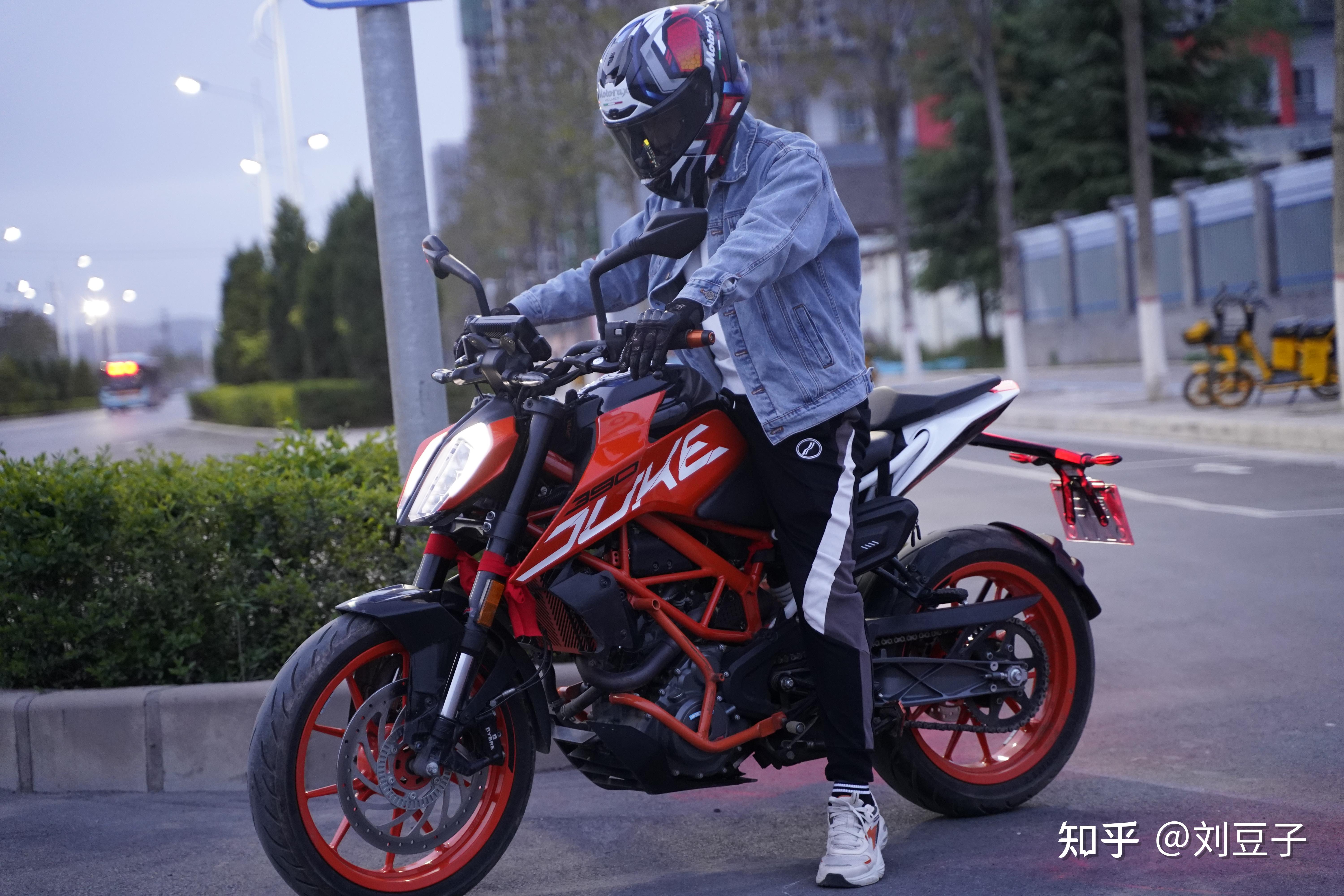 身高181够骑ktmrc390吗