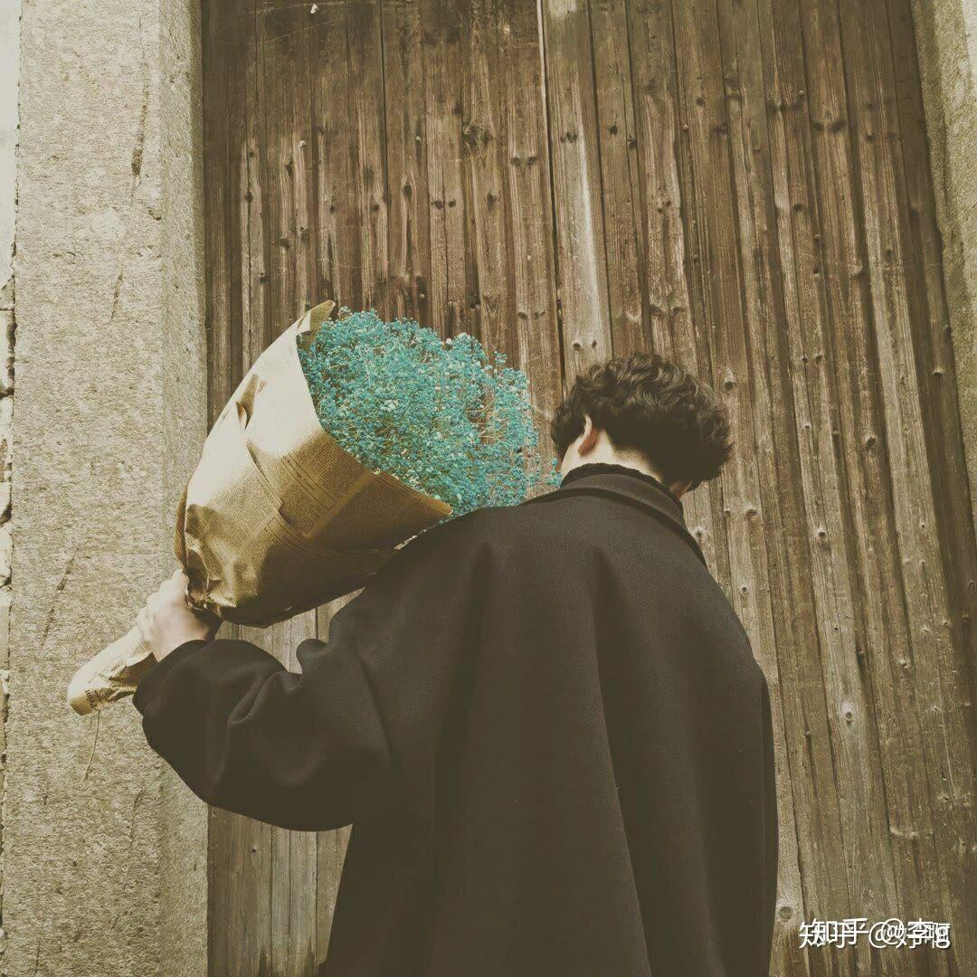 大家有关于手捧满天星的图片嘛