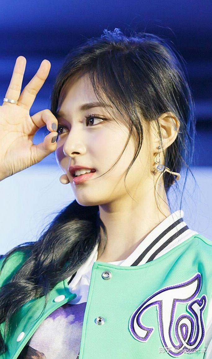 如何客观评价twice周子瑜的颜值?帮忙分析一下周子瑜的五官? - 知乎