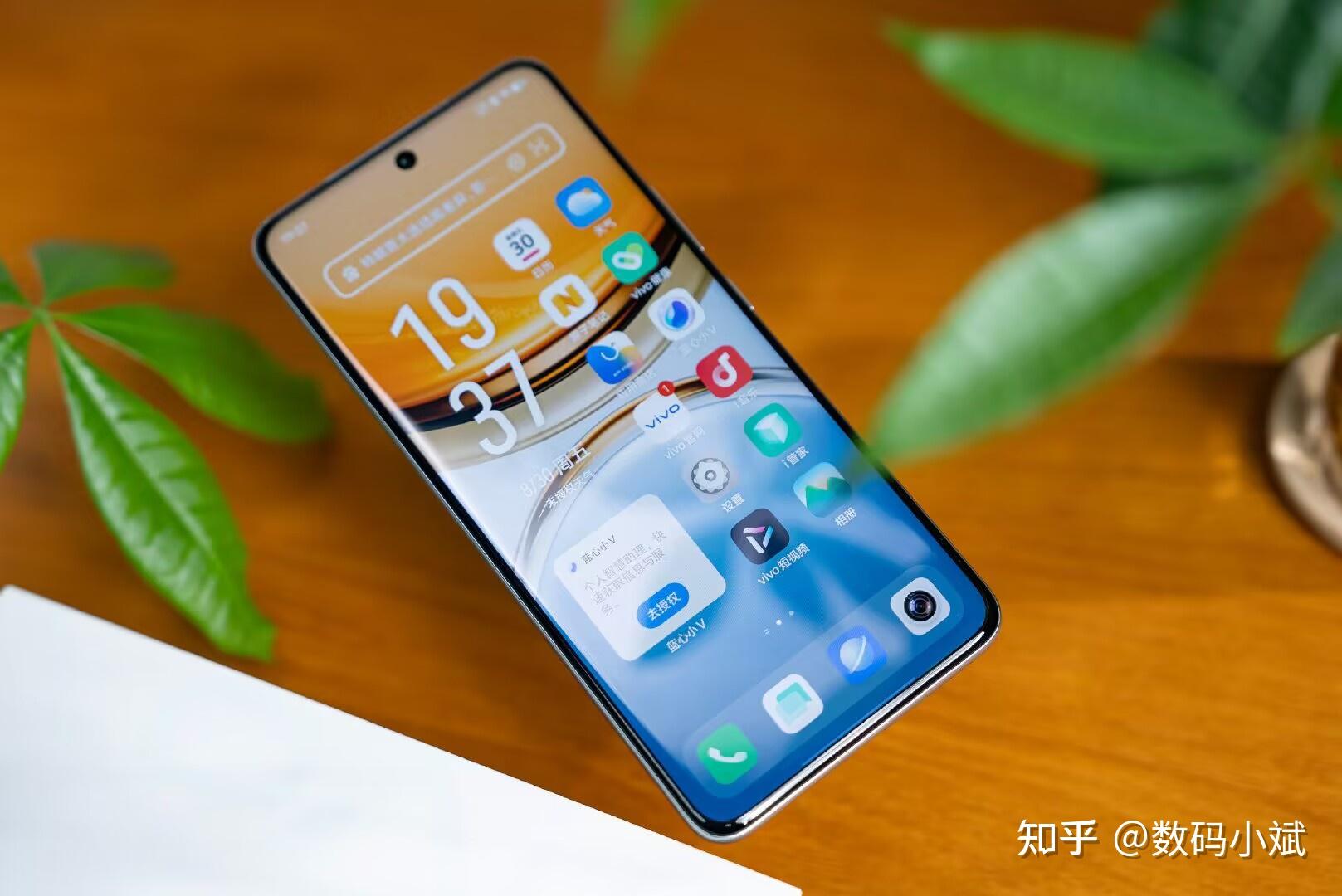 vivo不讲武德,发布一个半月跌价331元,还有6500mah 耐摔四曲屏