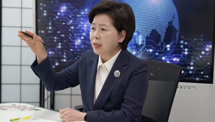 包含韩议员、前三星高管敦促美国放弃对华芯片战略，「美国越制裁，中国越努力」，如何解读其表态？的词条