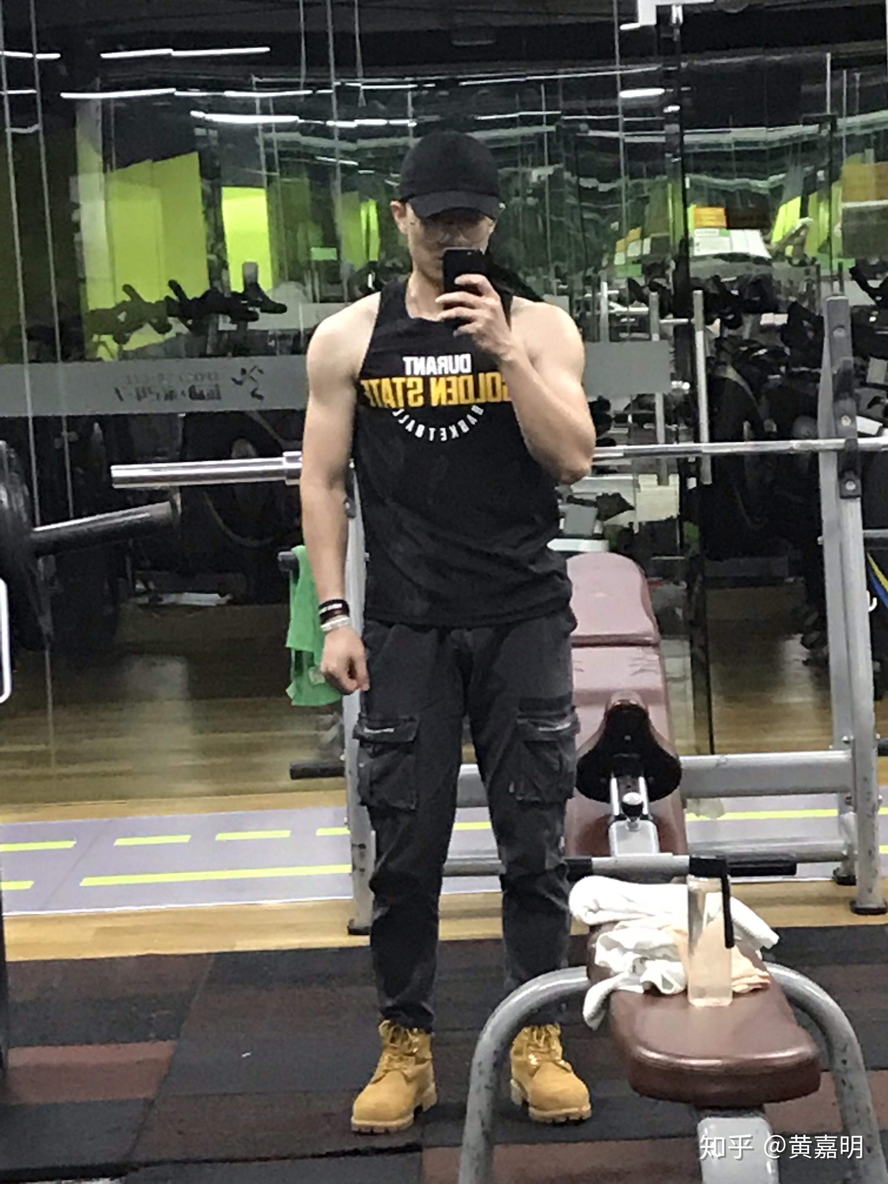 我是典型偏瘦的男生,一米八七,但是体重只有120斤