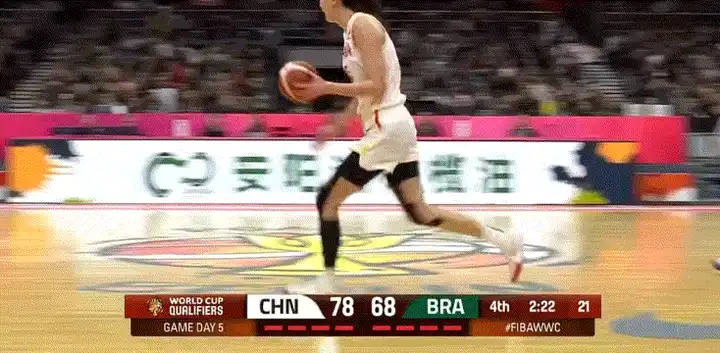 如何看待张子宇努力回防追杀对手却撞错了人？