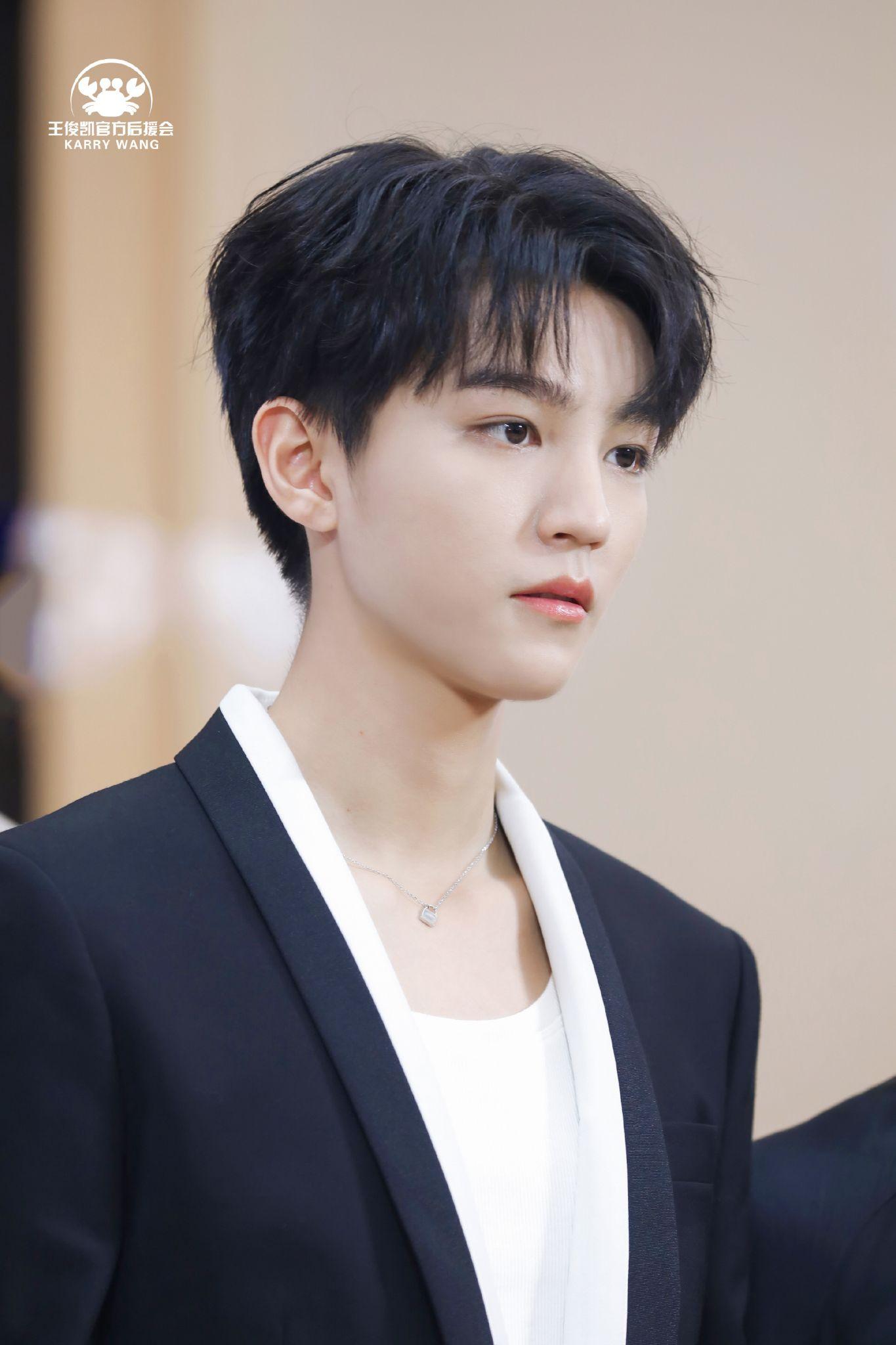 王俊凯有没有什么出圈神图? - 知乎