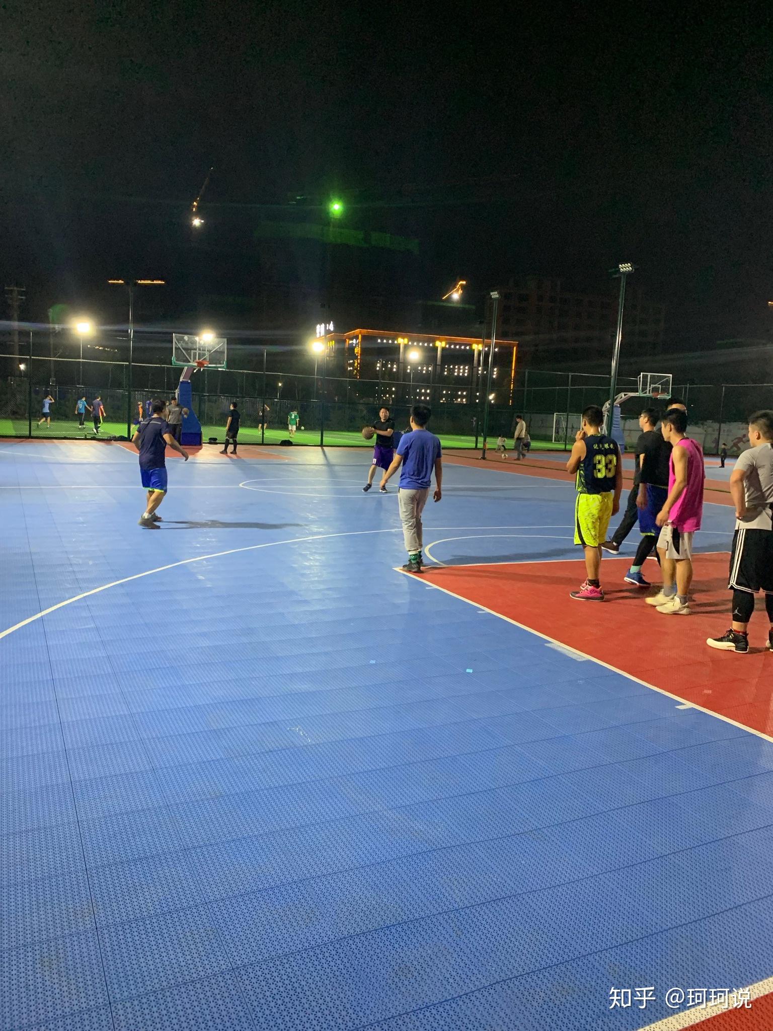 在野球场打球积极拼抢有错吗?