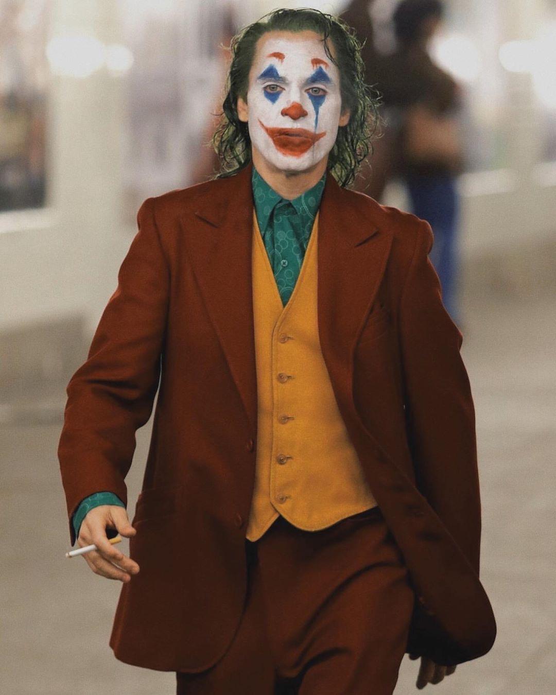 如何评价杰昆菲尼克斯(joaquin phoenix)扮演的小丑? - 知乎