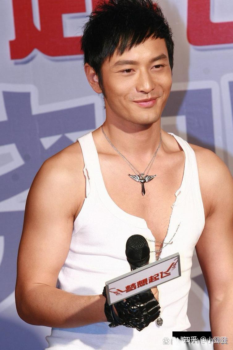 有哪些身材比例特别好的男明星?