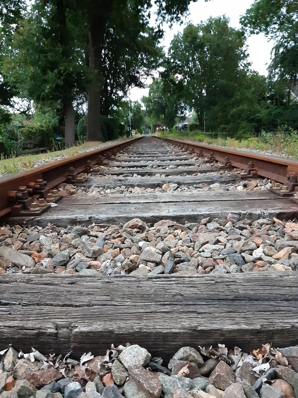 2. 高精度测距仪价