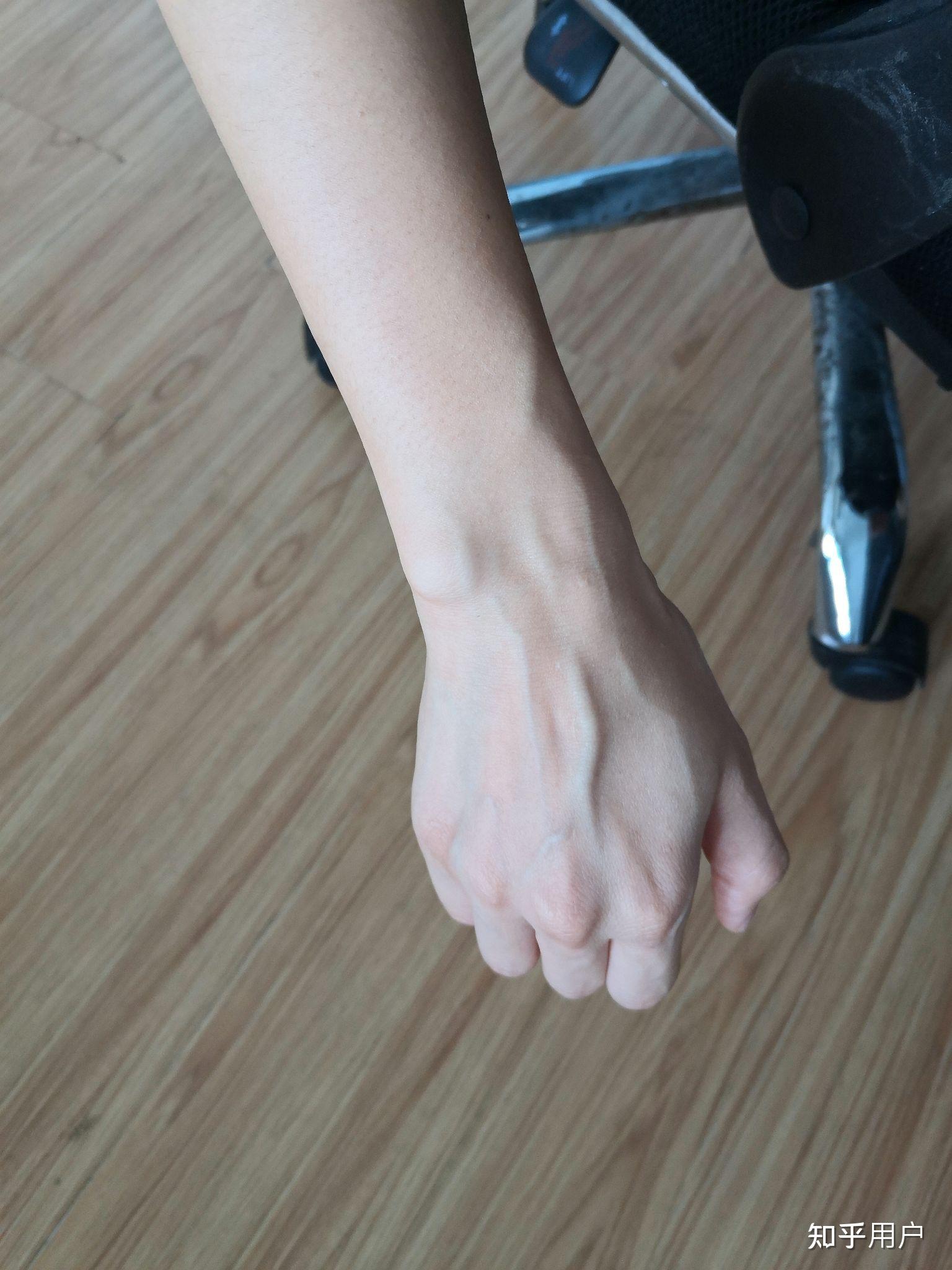 女生认为男生的手有青筋好看吗