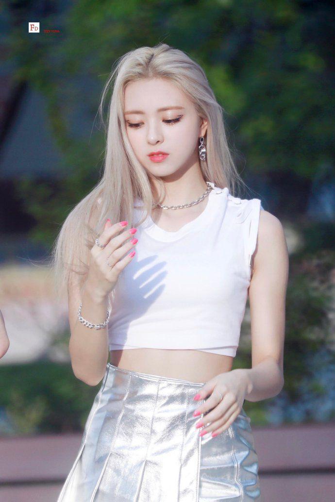 如何评价 itzy 成员 yuna(申有娜)? - 知乎