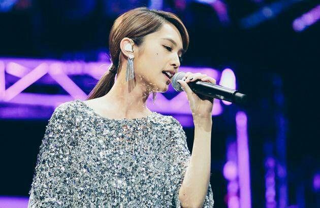 你们觉得唱歌时表情最美的歌手