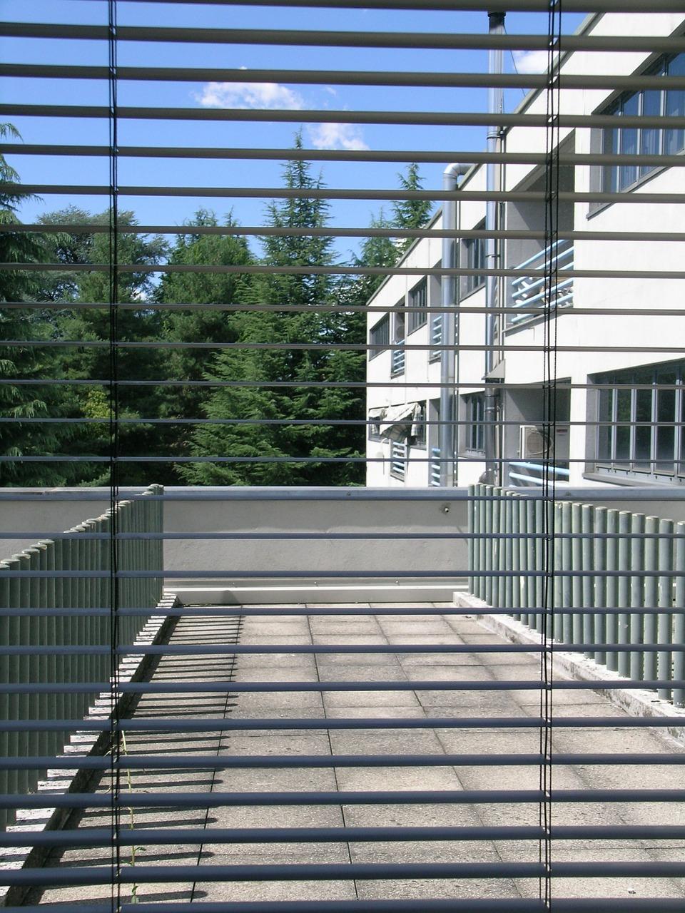 拉珠式卷帘窗怎么拆卸