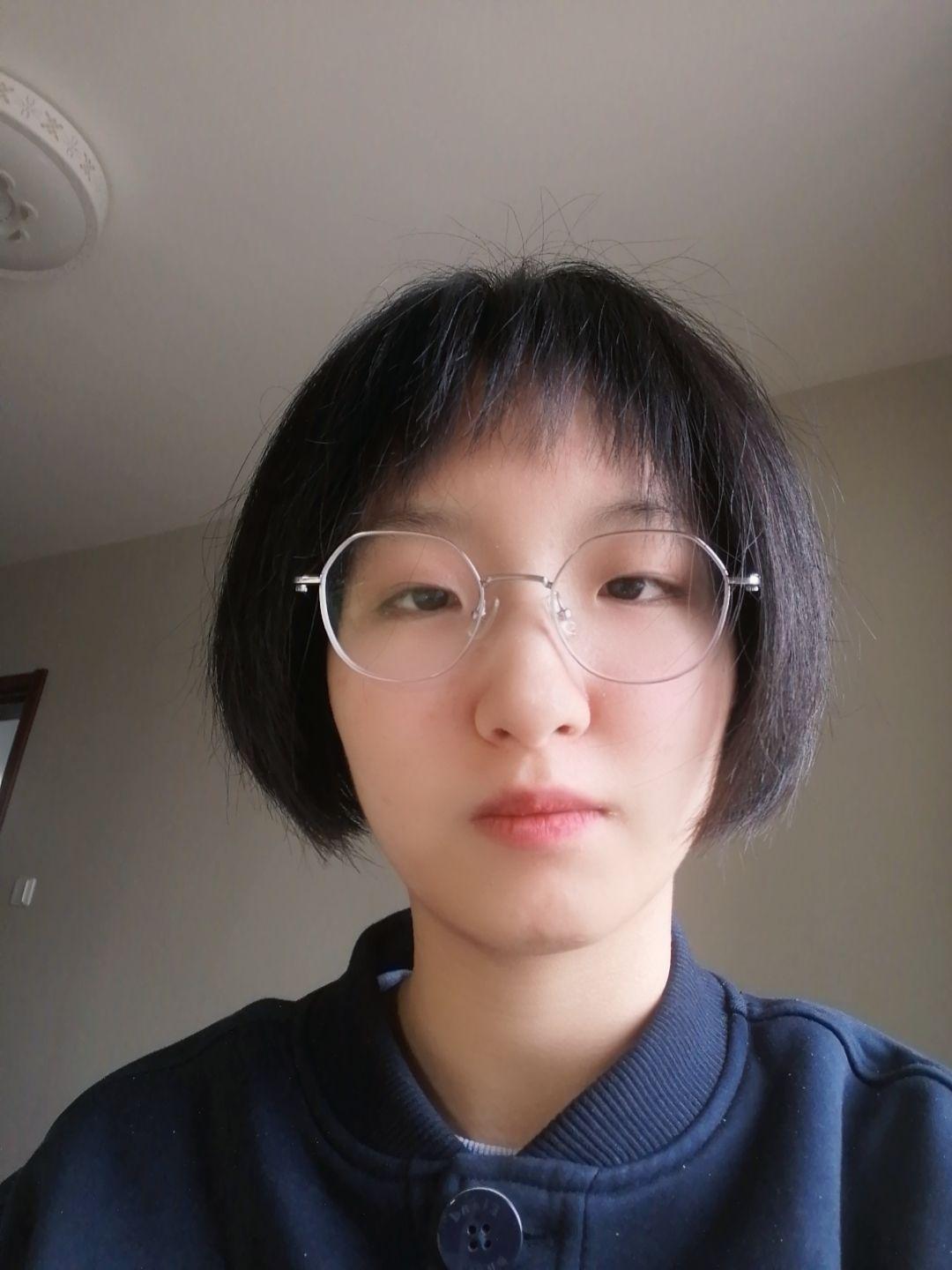 剪了很短的头发特别丑怎么办? - 知乎
