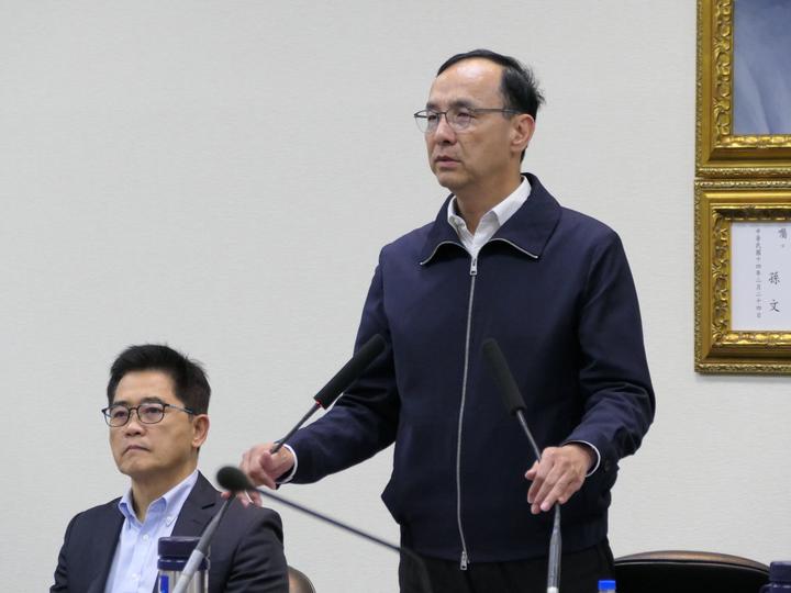 国民党败选孙文学校总校长张亚中逼宫朱立伦打太极绝不辞职