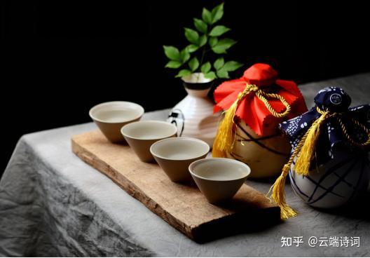 十首经典的劝酒诗词,劝君更饮一杯酒,一月人生笑几回 - 知乎