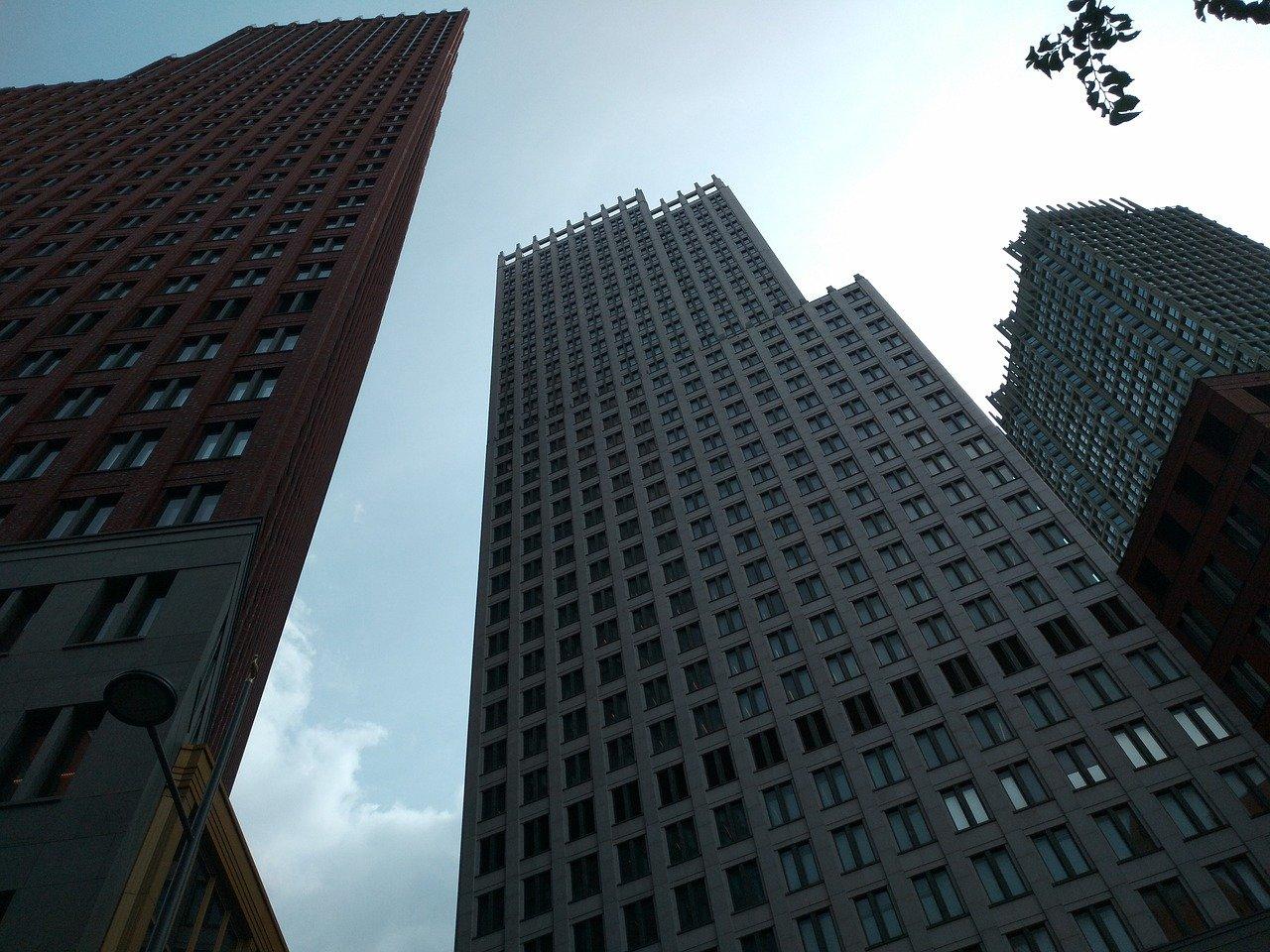 2. 高效业绩驱动