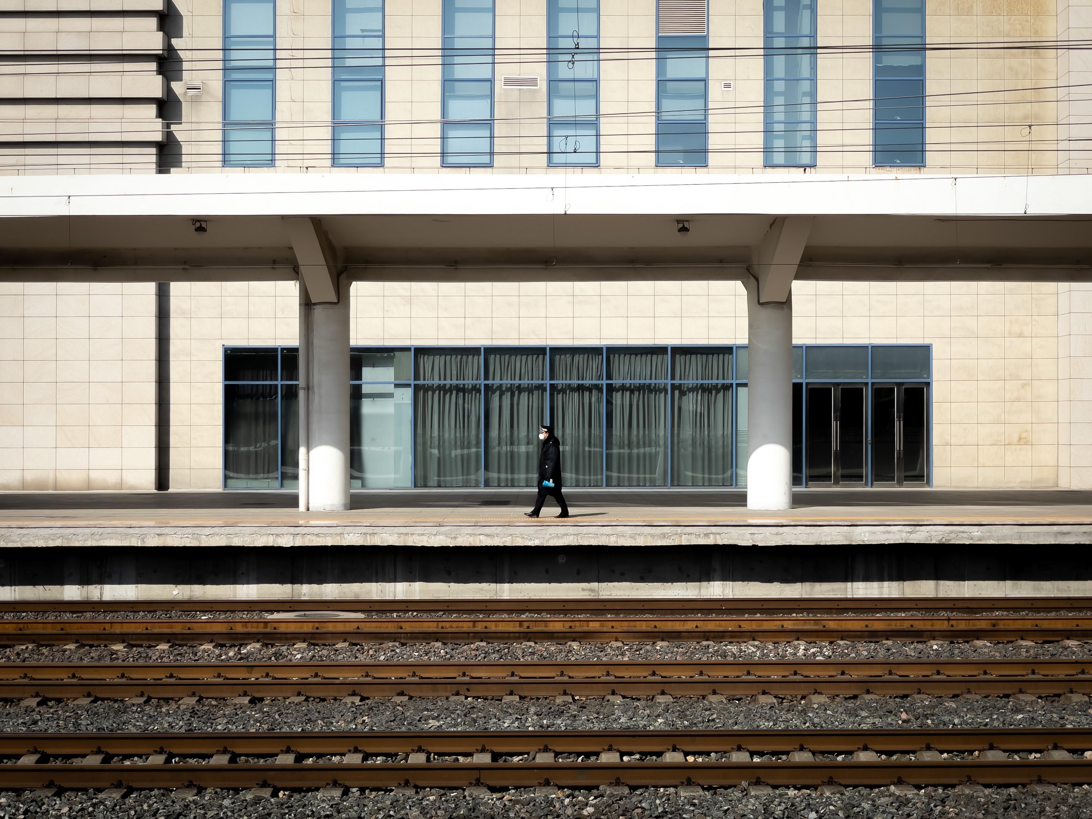 如何开启扶手窗