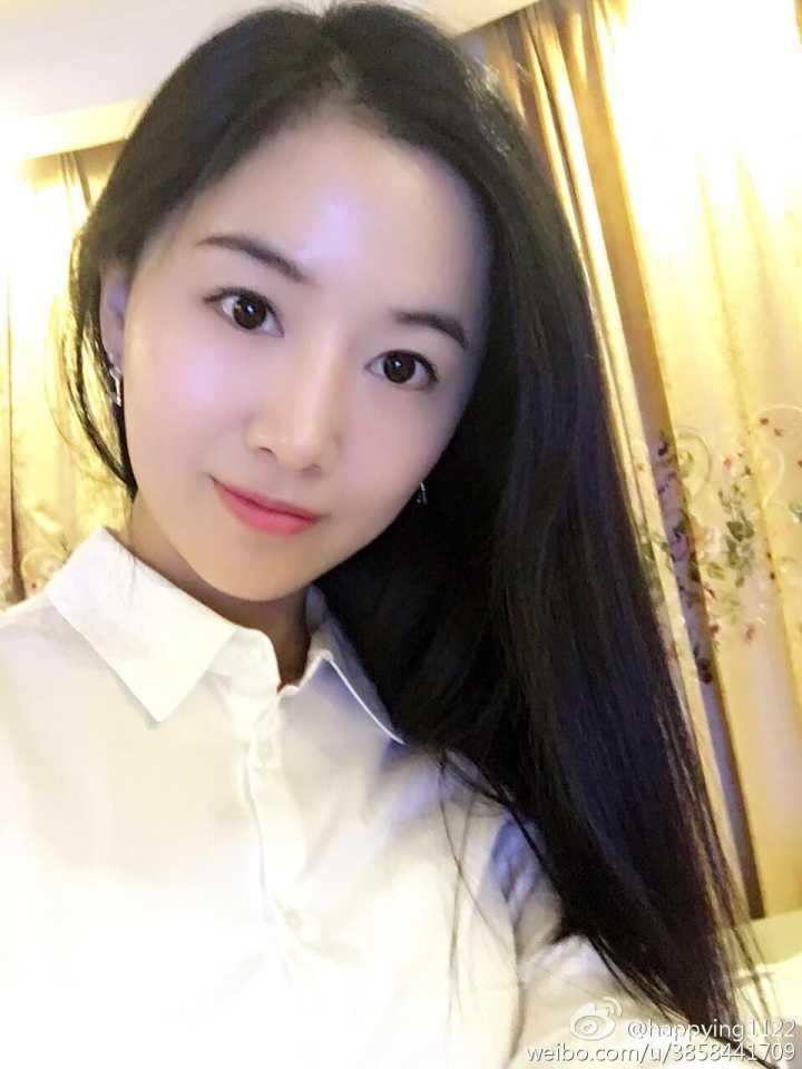 你能从翟欣欣清纯的照片中看到什么