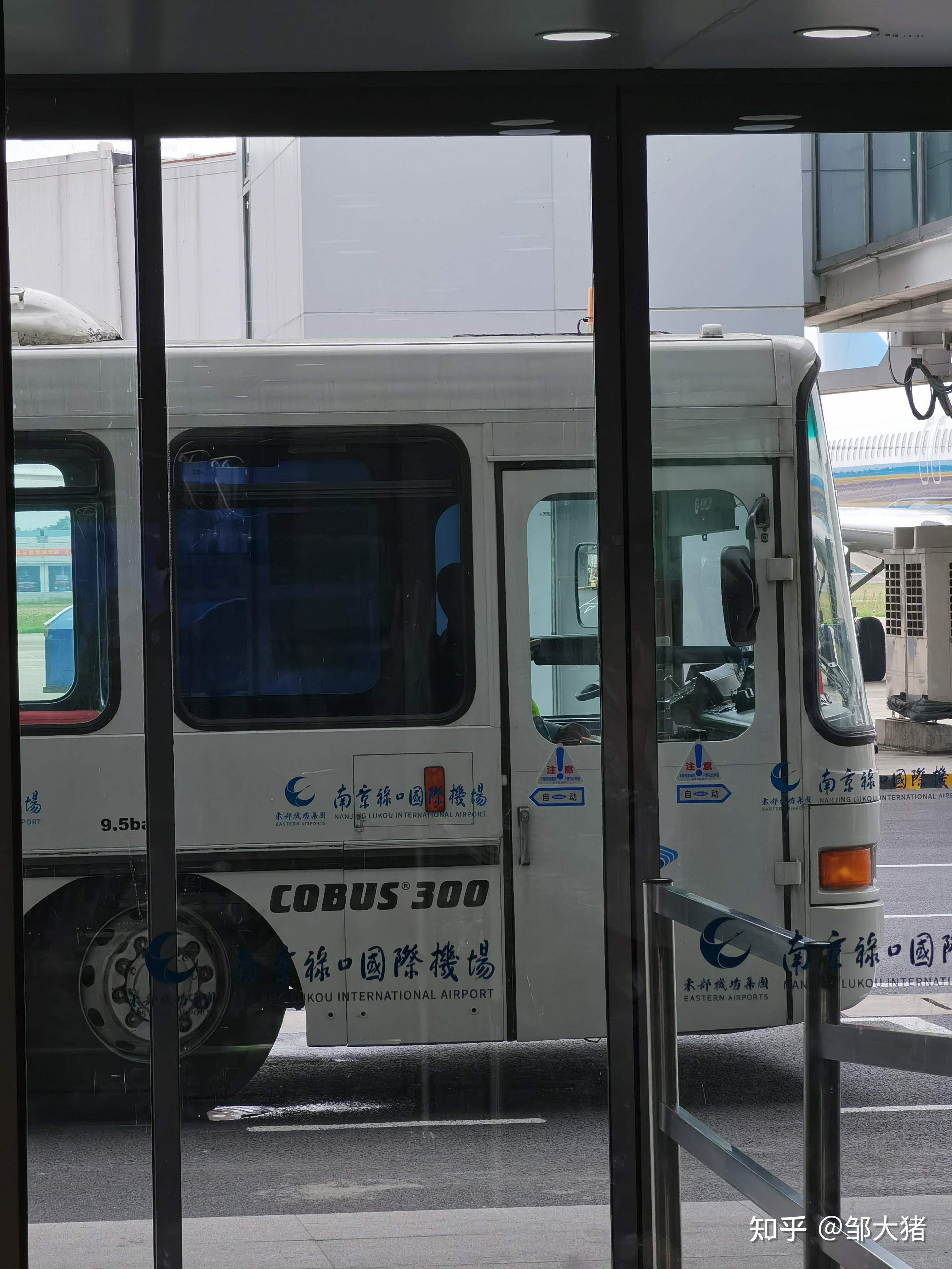 为什么机场的摆渡车都是cobus品牌的国产一般大巴为什么不能使用有