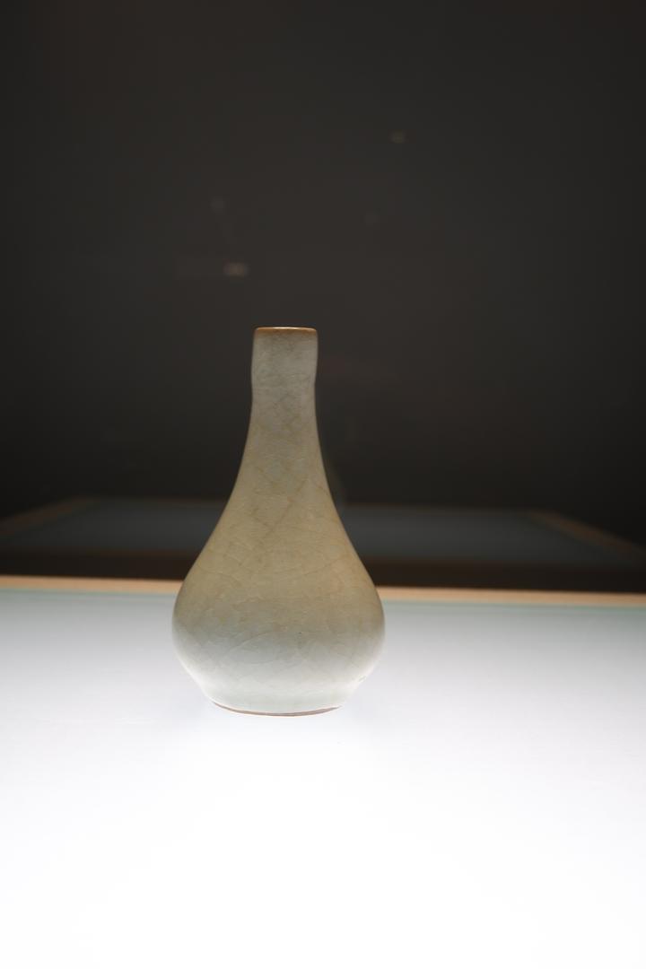 博物馆里的瓷器史”20南宋•官窑粉青釉胆式瓶（中国国家博物馆藏） - 知乎