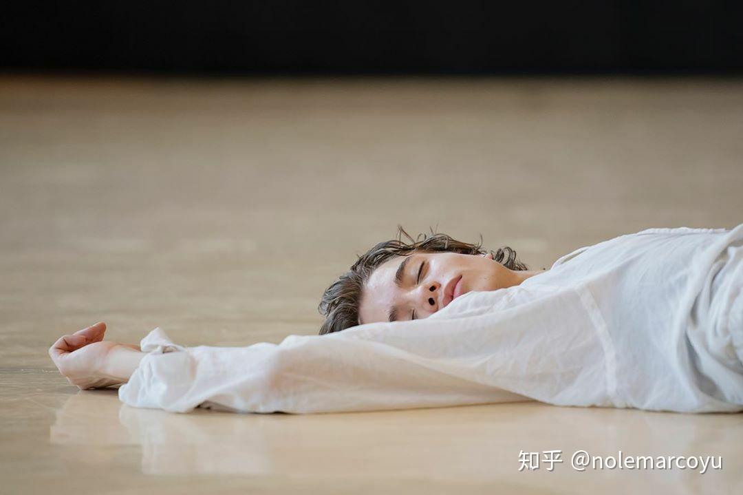 很好奇学芭蕾的男孩子的气质是怎样的