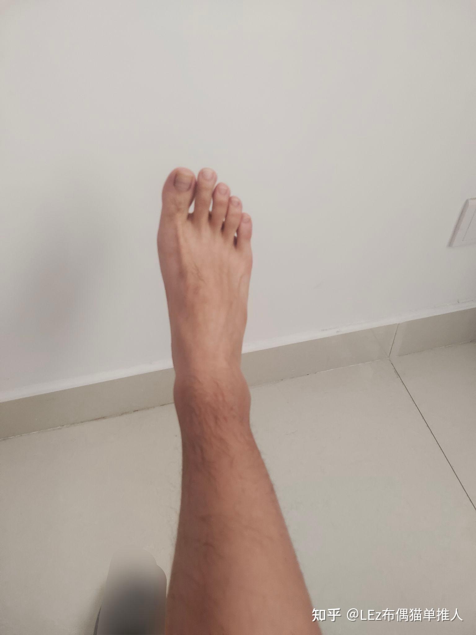 男生的脚要长什么样才好看