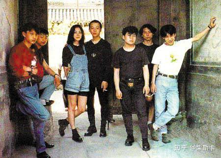 甚至生活里衍生出了"果儿"这样的摇滚乐粉丝群体?