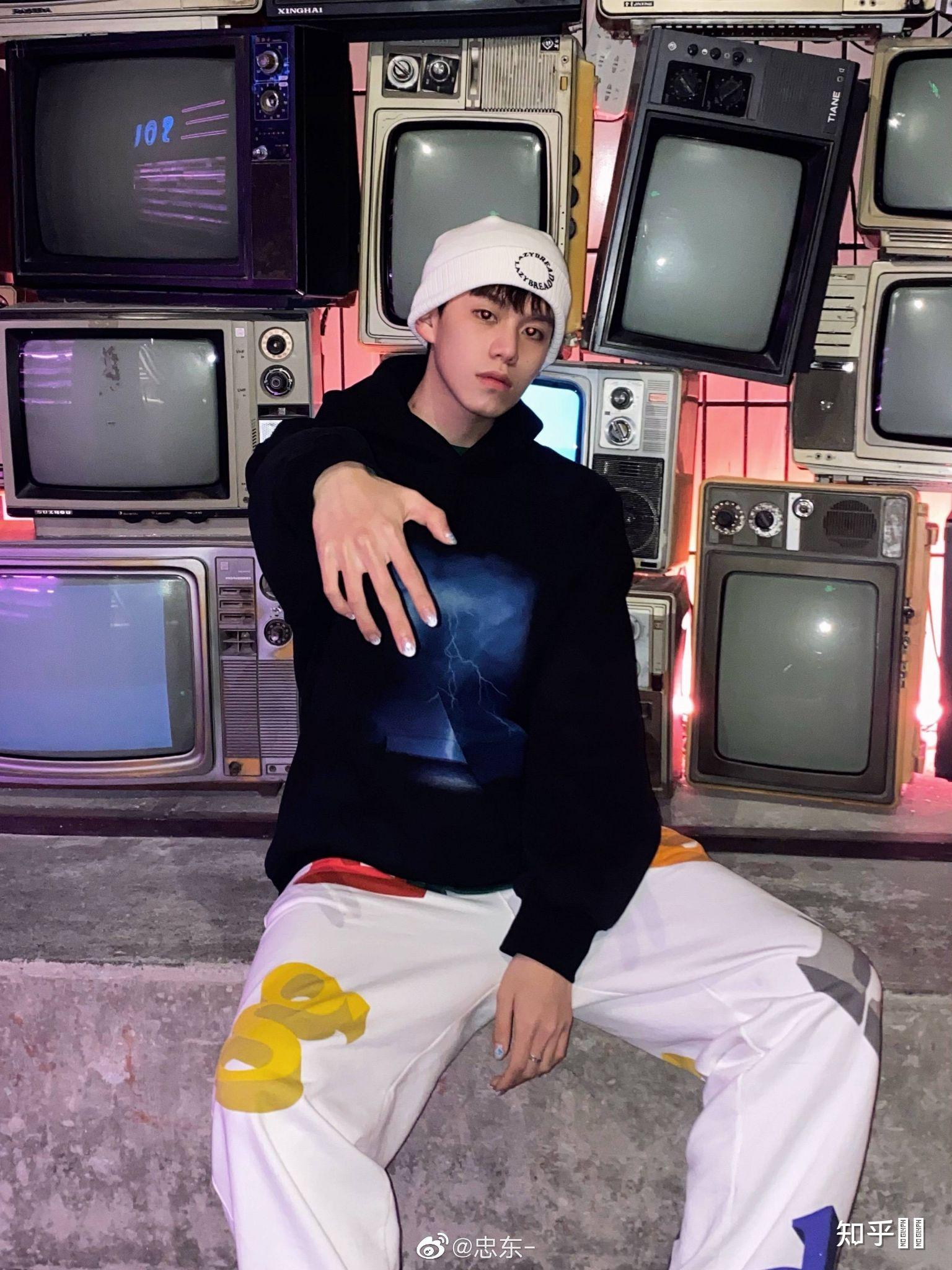 怎么看待姜峰居然是1?这就是传说中的女装攻吗? - 知乎