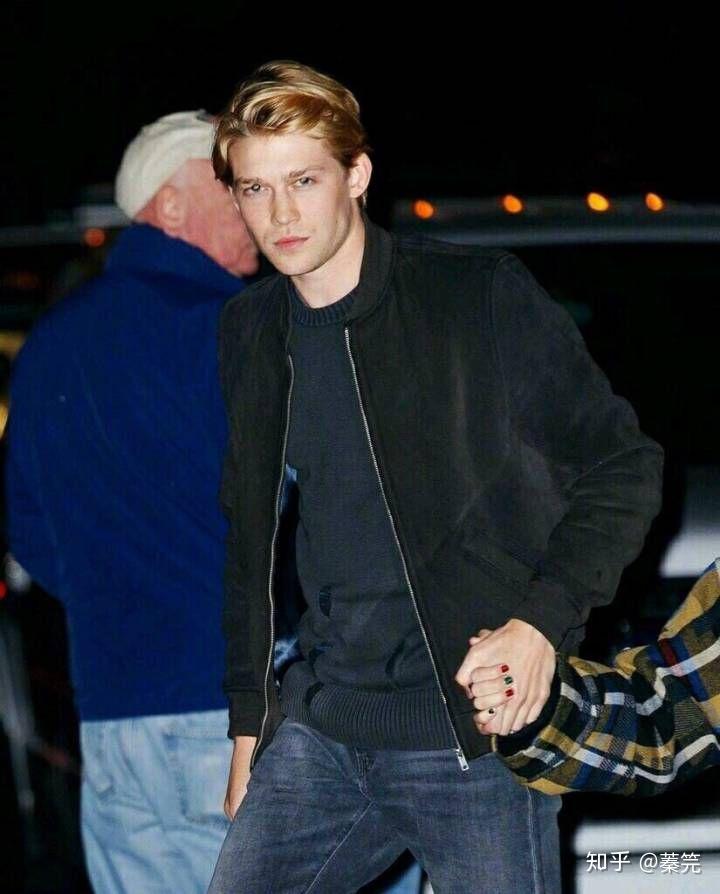 如何客观评价乔·阿尔文(joe alwyn)的长相? - 知乎