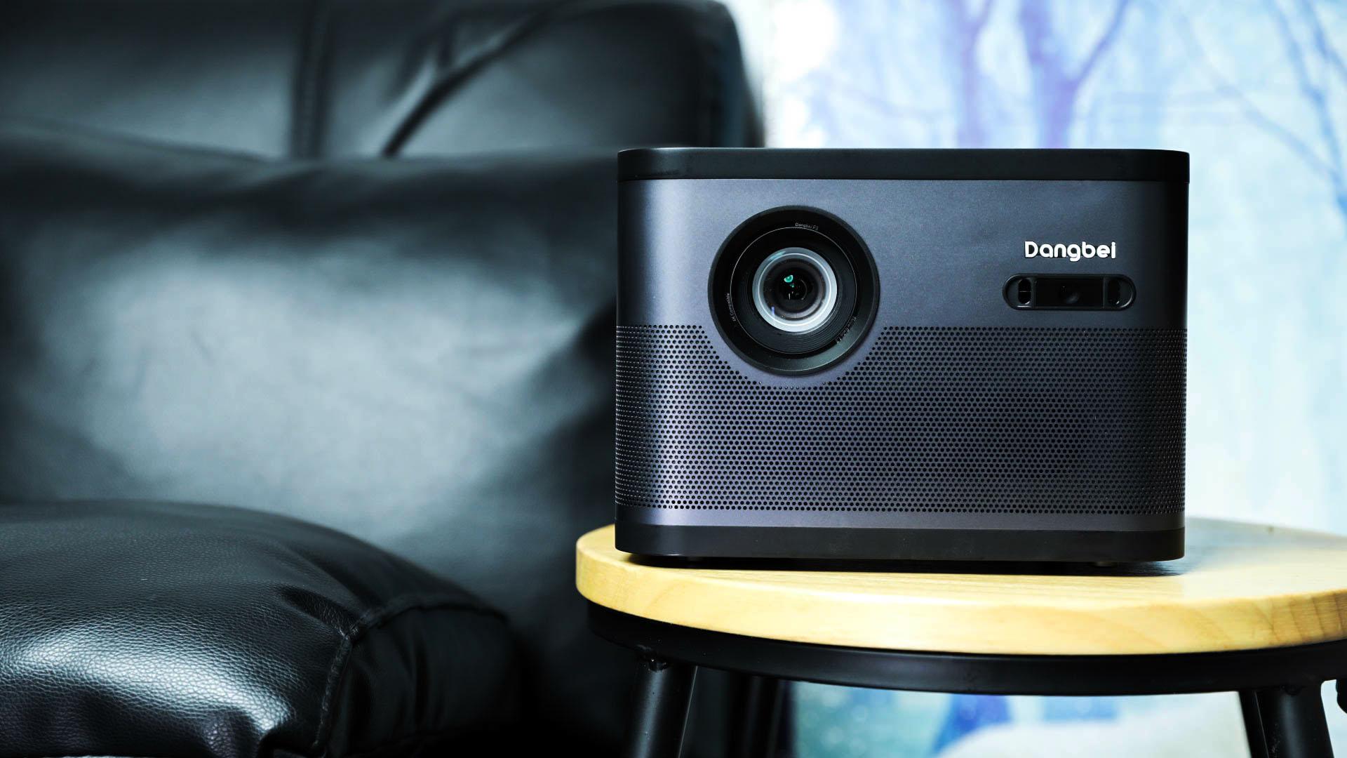 看极米h3好像不错,但是说当贝f3也挺多的,想知道投影仪哪一款比较好呢