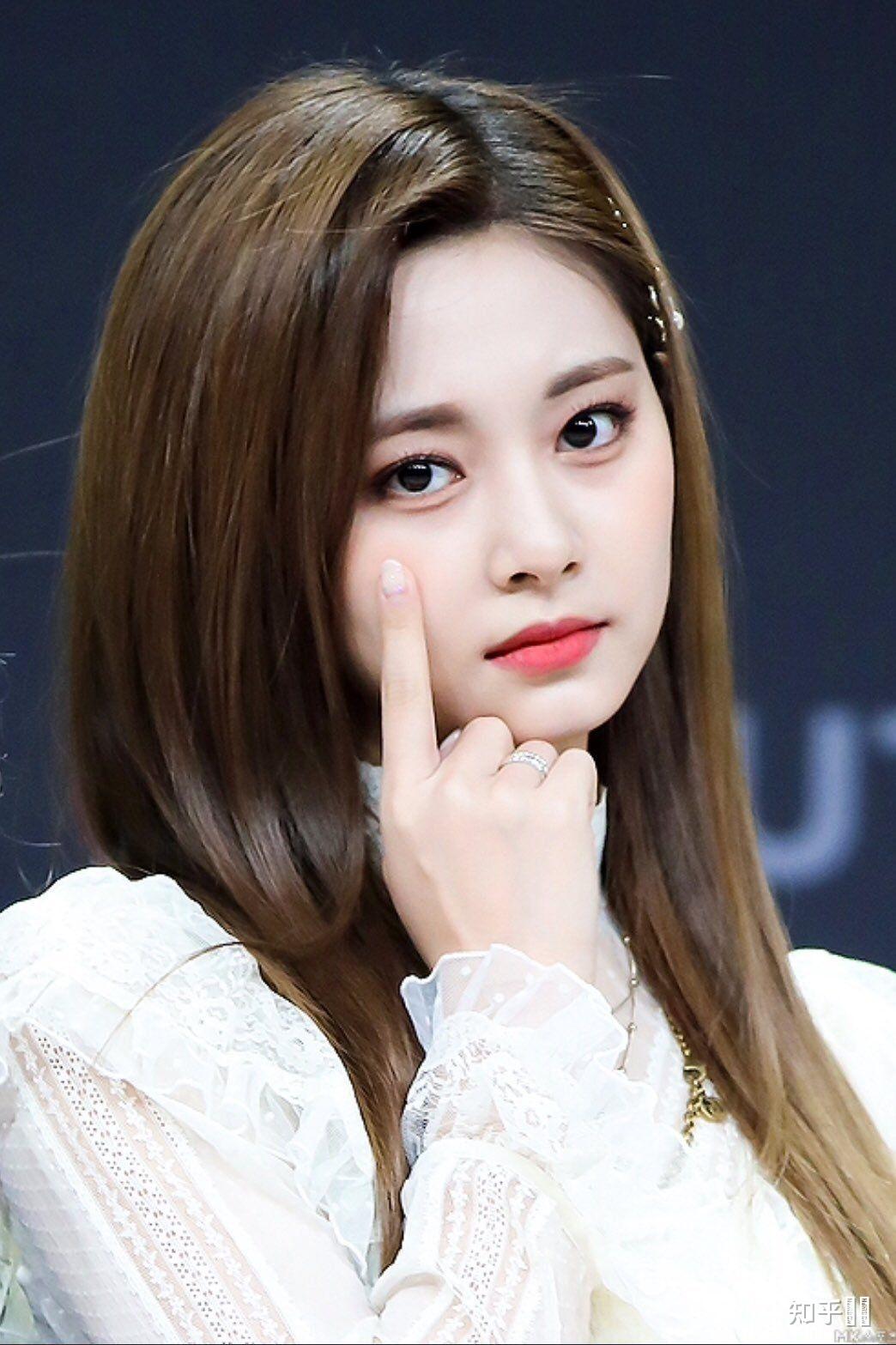 red velvet裴珠泫好看还是twice周子瑜好看啊? - 知乎