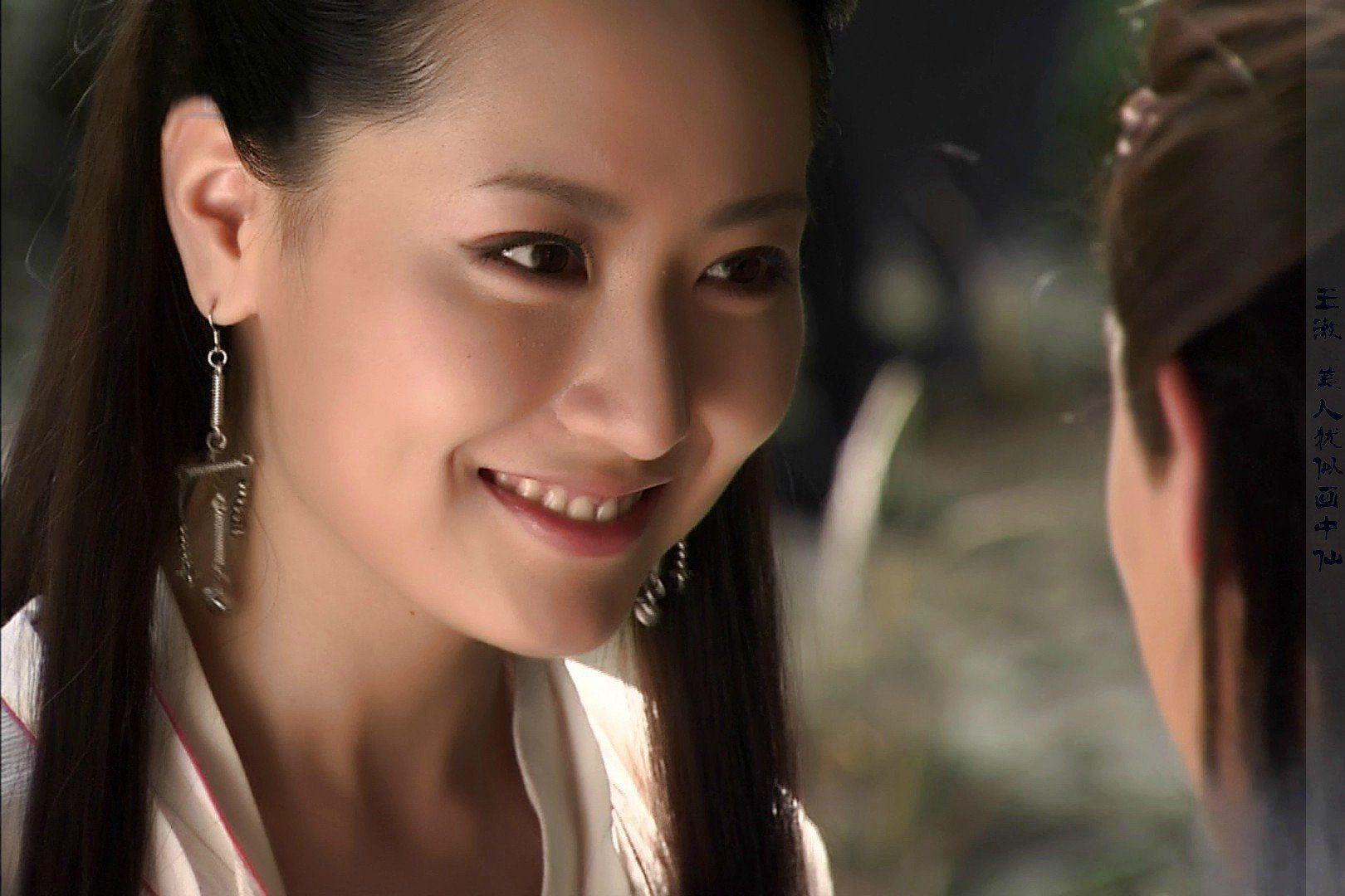 大家有没有胡歌版神话里玉漱的高清壁纸或是刘亦菲小龙女的壁纸?