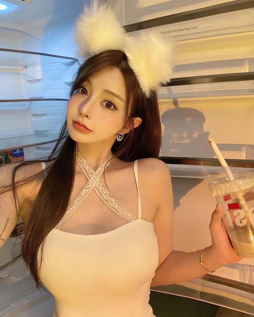 又纯又欲美女写真 壁纸 美人为我弹五弦 红粉邀君在何处 知乎