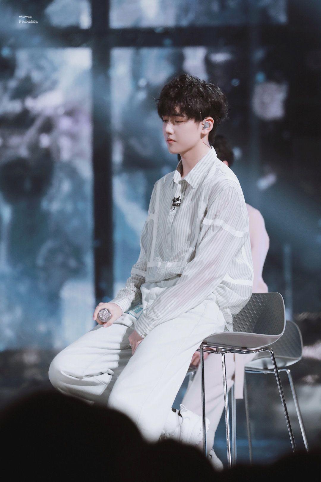 如何评价r1se成员焉栩嘉的颜? - 知乎