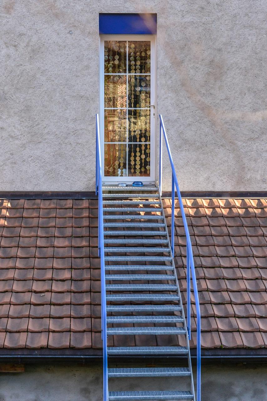 2. 理想柜台间距