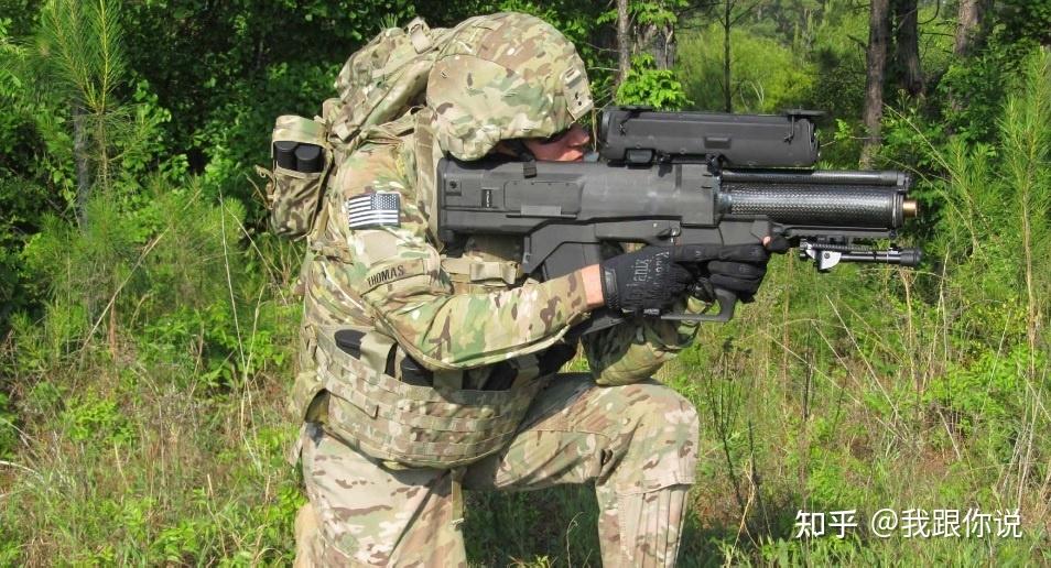 战锤40k的爆弹枪究竟有何优点在现实中可行性有多大不排除在枪体上装