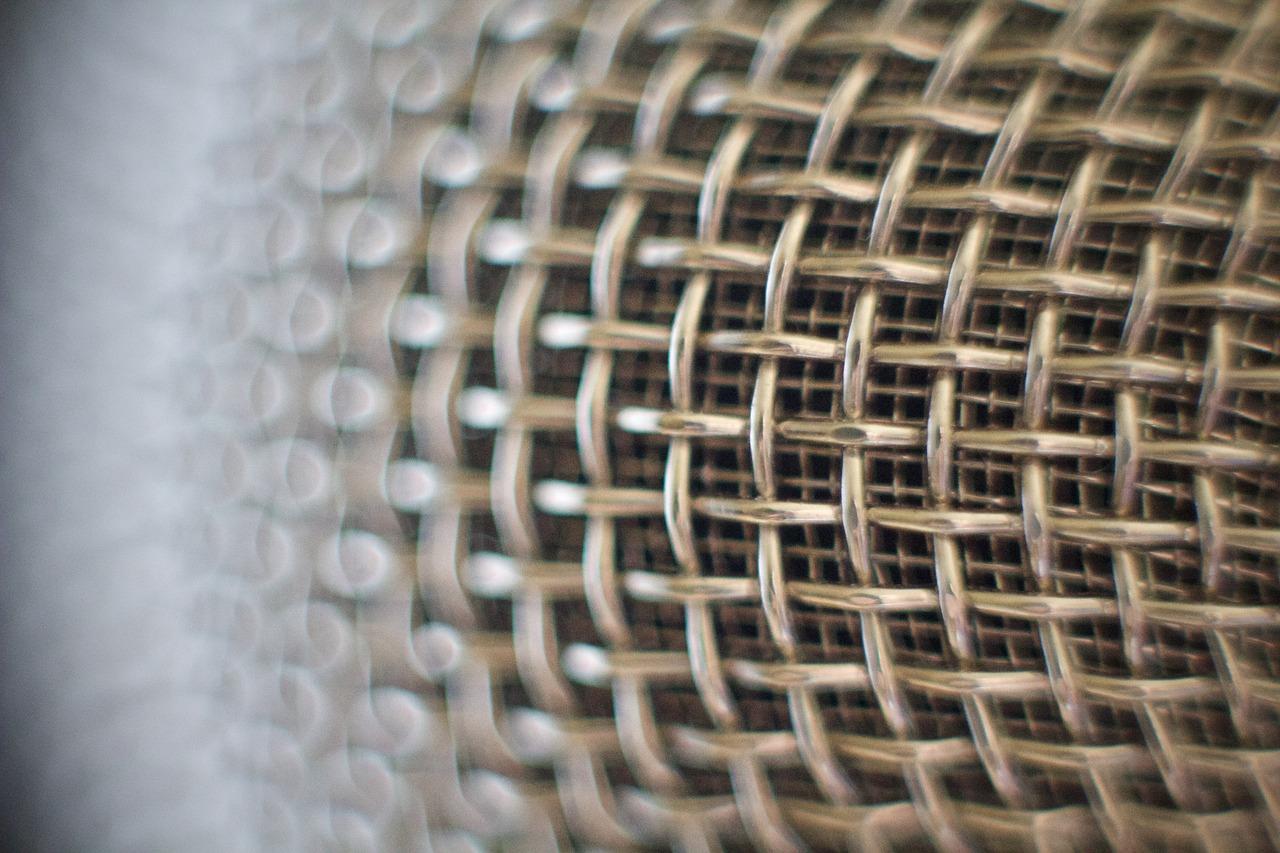 3. 使用专业麦克风